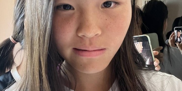 从校园操场踢进“国字号” 四川四朵女足小花正迎风绽放｜闪闪发光的TA|王丽迪|朱派淅|吴佳蔓|四川省|五一_新浪新闻