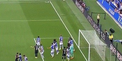 b体育app-【西甲】莫拉塔闪击+进球无效 门神伤退 马竞平皇社