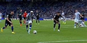 b体育app-【西甲】莫拉塔闪击+进球无效 门神伤退 马竞平皇社